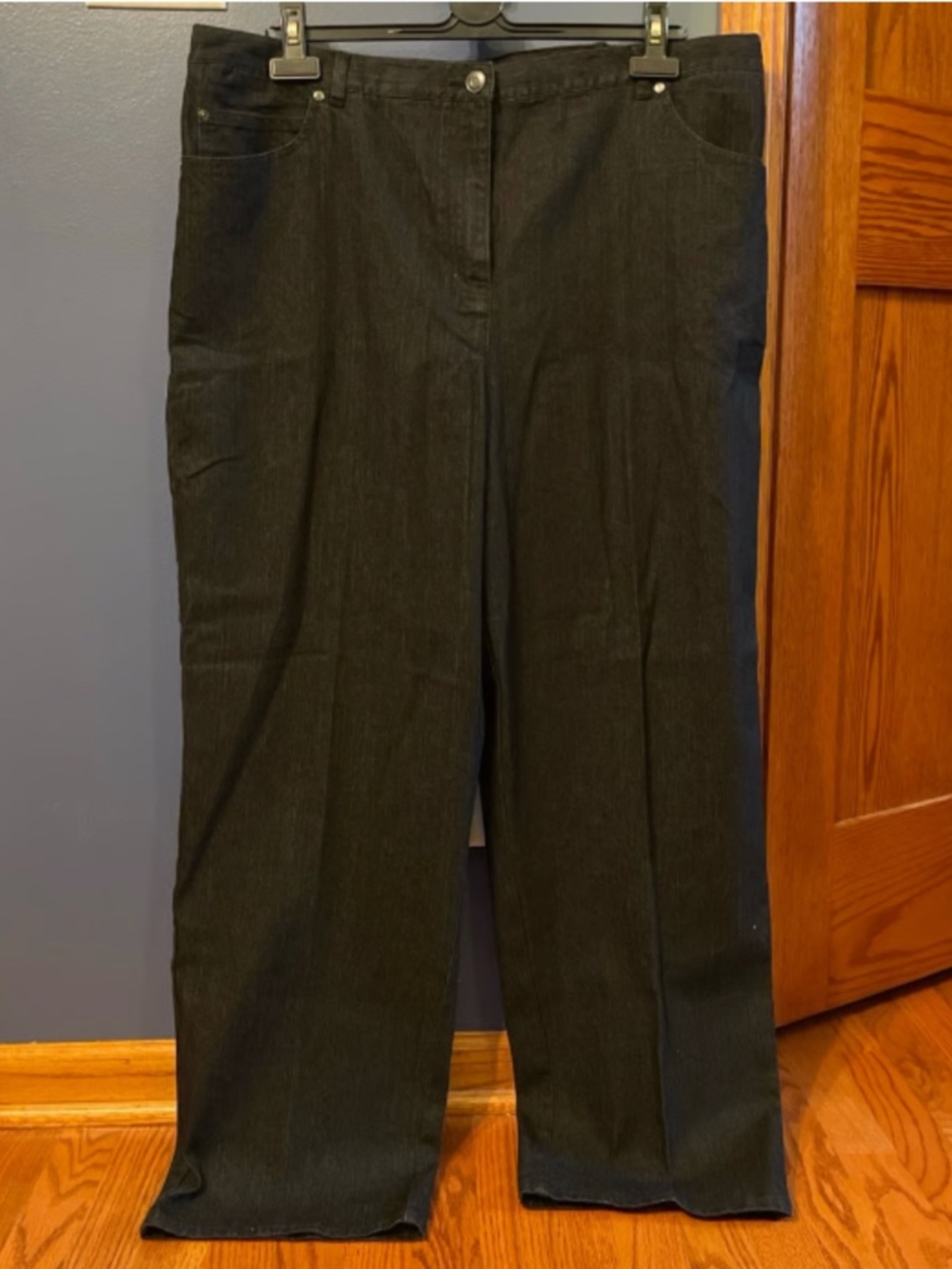 Ruby Rd. Women's Straight Leg Jeans in Black